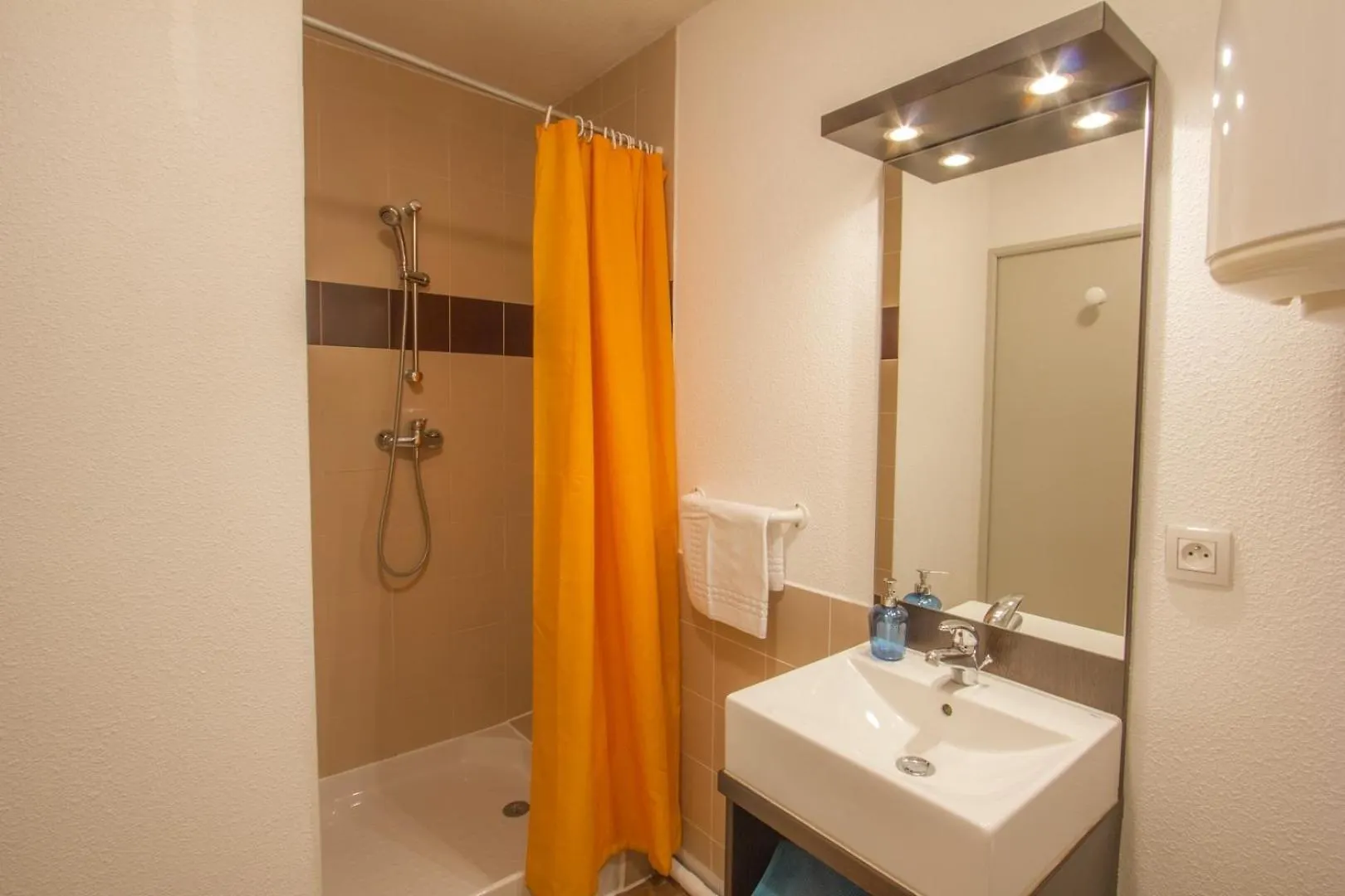 אביניון Aparthotel Sainte-Marthe 2*,  צרפת