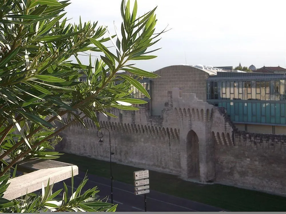 אביניון Aparthotel Sainte-Marthe 2*,