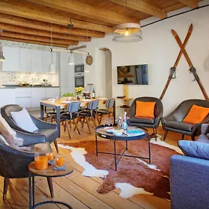 Chalet Le Swansdoors - Ovo Network Annecy